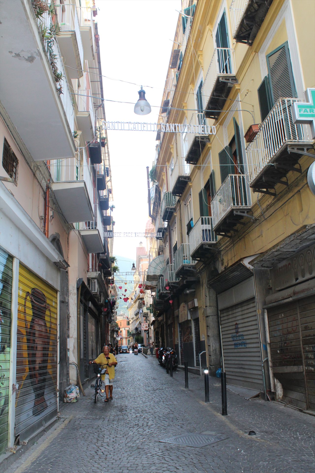 Vicoli del centro antico di Castellammare di Stabia durante il tour